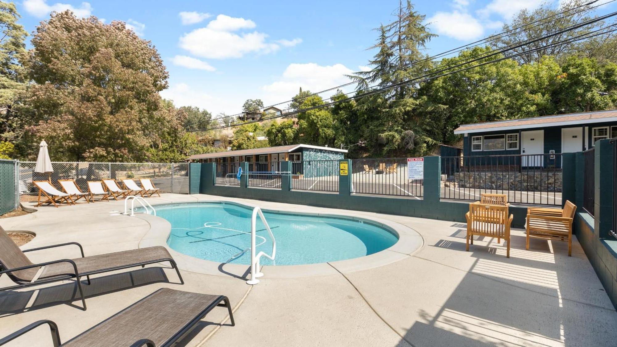 The Charlotte Sequoia Motel R2 三河城 外观 照片